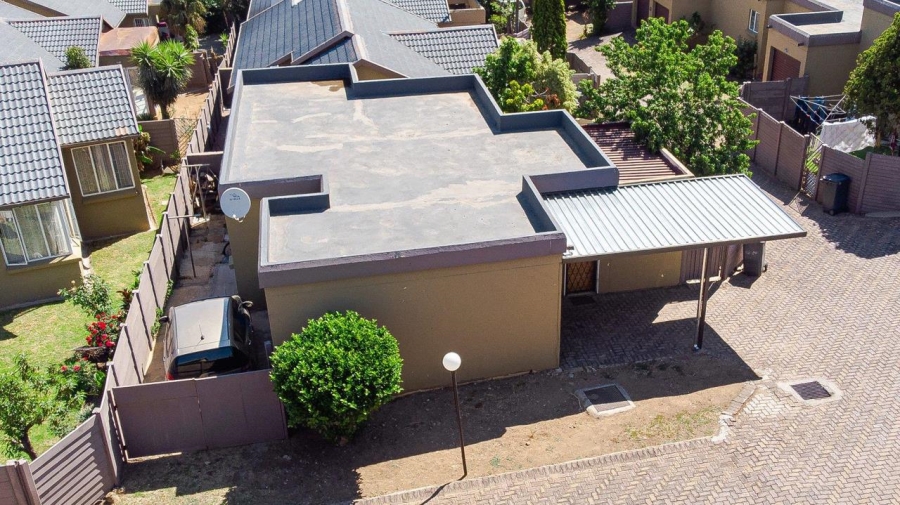 3 Bedroom Property for Sale in Halfway Gardens Gauteng