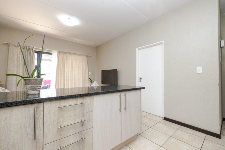 2 Bedroom Property for Sale in Barbeque Downs Gauteng