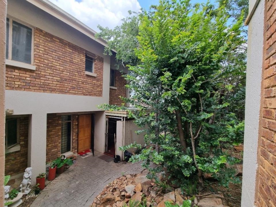 3 Bedroom Property for Sale in La Montagne Gauteng