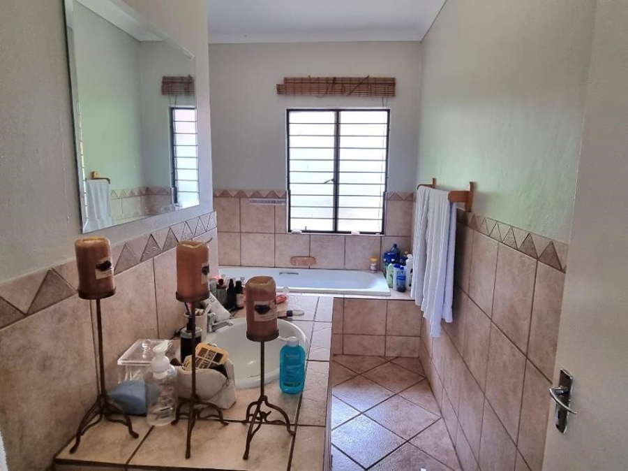 3 Bedroom Property for Sale in La Montagne Gauteng