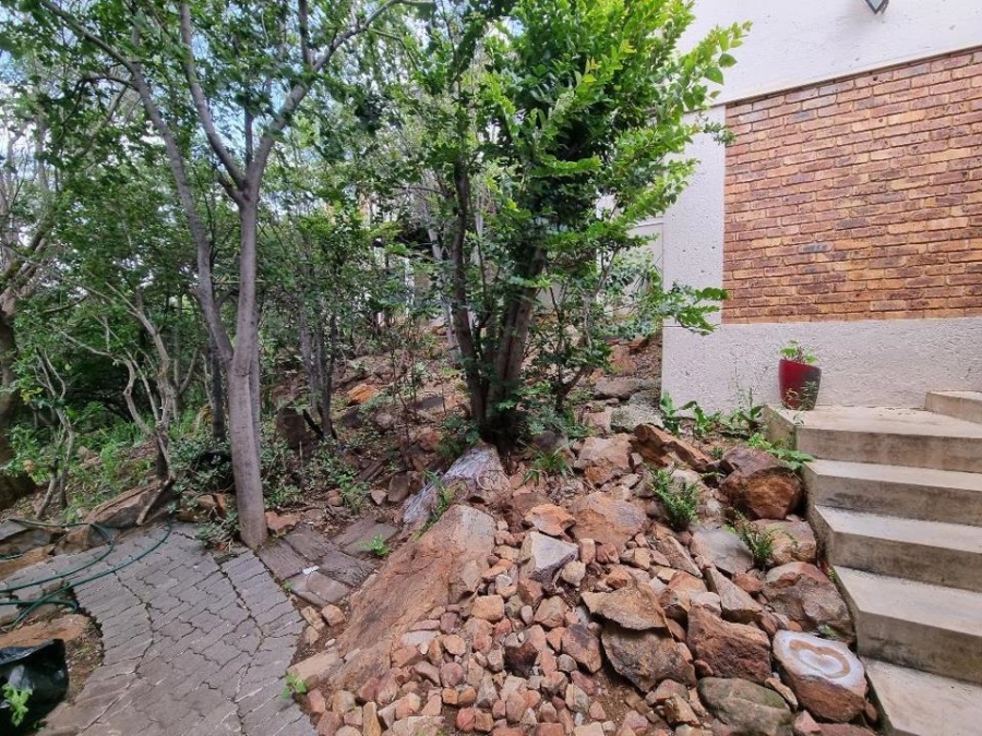 3 Bedroom Property for Sale in La Montagne Gauteng