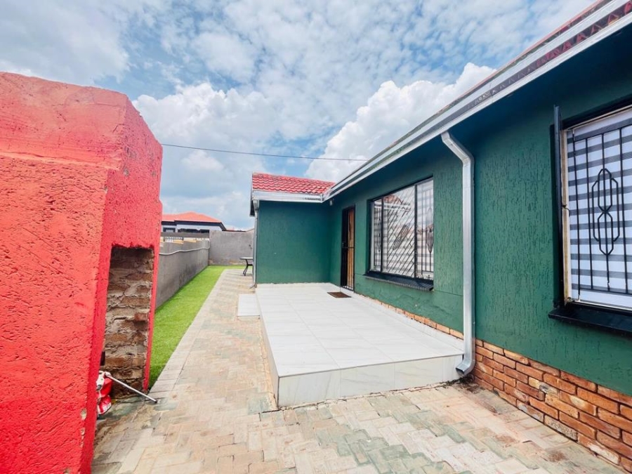 3 Bedroom Property for Sale in Soshanguve WW Gauteng