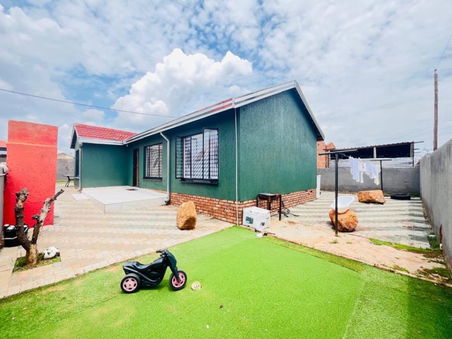 3 Bedroom Property for Sale in Soshanguve WW Gauteng