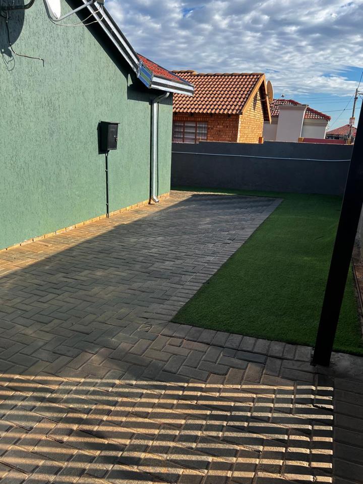 3 Bedroom Property for Sale in Soshanguve WW Gauteng