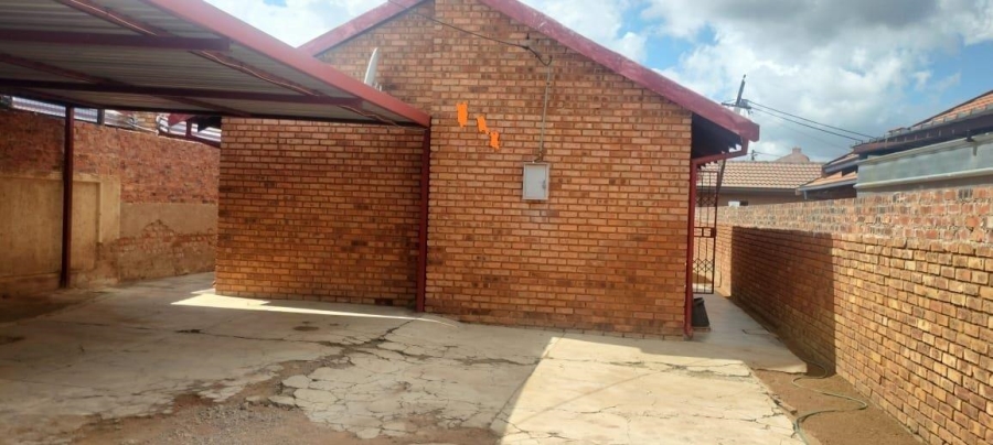 4 Bedroom Property for Sale in Soshanguve UU Gauteng