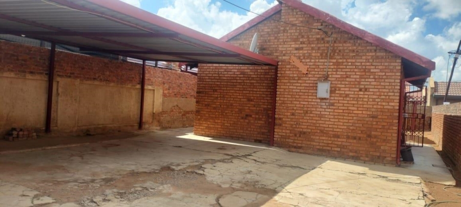 4 Bedroom Property for Sale in Soshanguve UU Gauteng