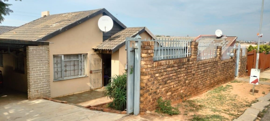 2 Bedroom Property for Sale in Mamelodi East Gauteng