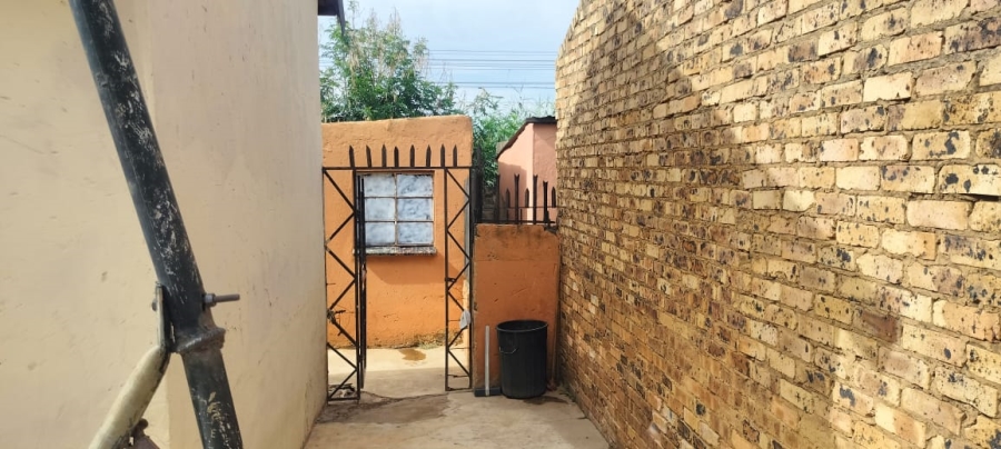 2 Bedroom Property for Sale in Mamelodi East Gauteng