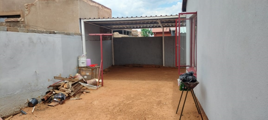 2 Bedroom Property for Sale in Soshanguve VV Gauteng