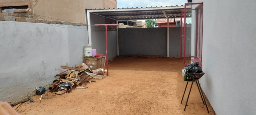 2 Bedroom Property for Sale in Soshanguve VV Gauteng