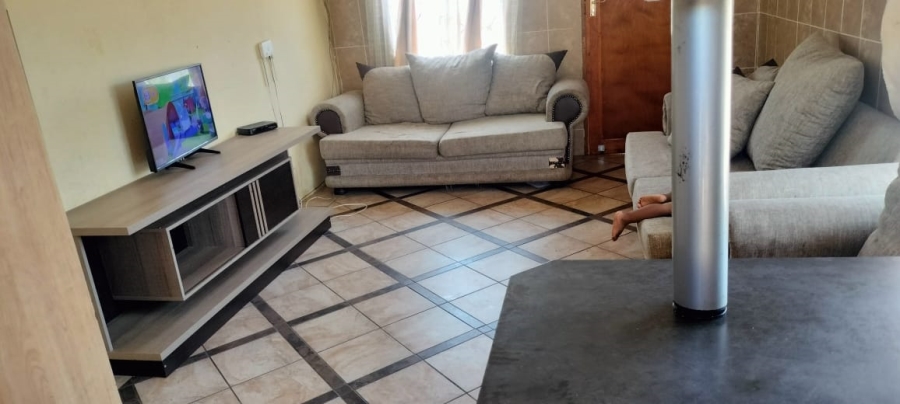 2 Bedroom Property for Sale in Soshanguve VV Gauteng