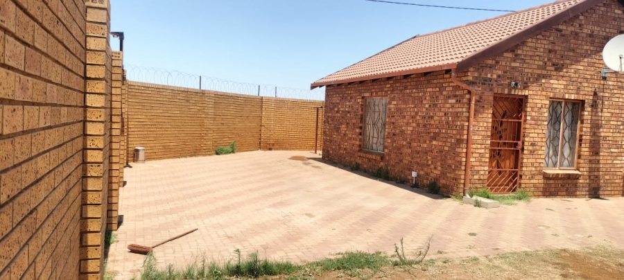 2 Bedroom Property for Sale in Soshanguve VV Gauteng