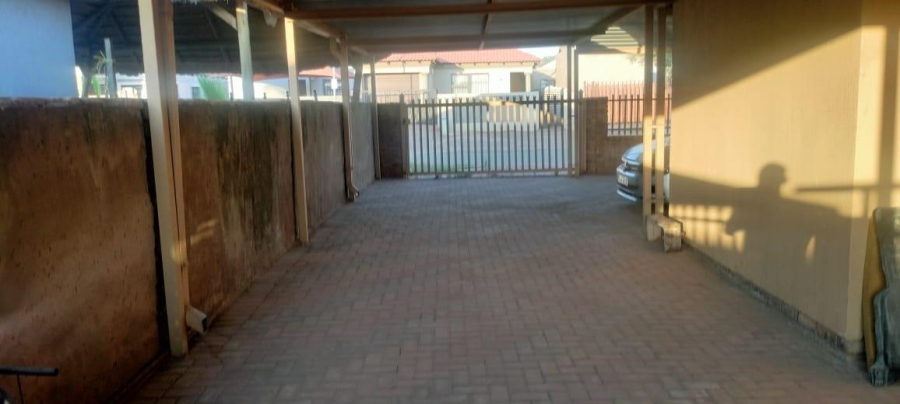 3 Bedroom Property for Sale in Soshanguve VV Gauteng