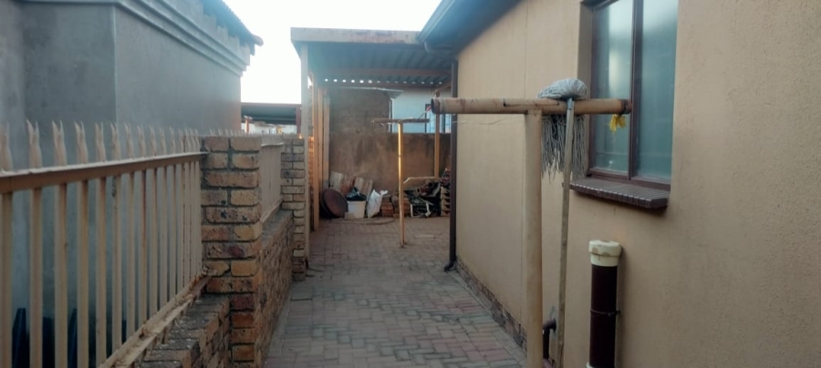 3 Bedroom Property for Sale in Soshanguve VV Gauteng