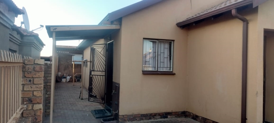 3 Bedroom Property for Sale in Soshanguve VV Gauteng