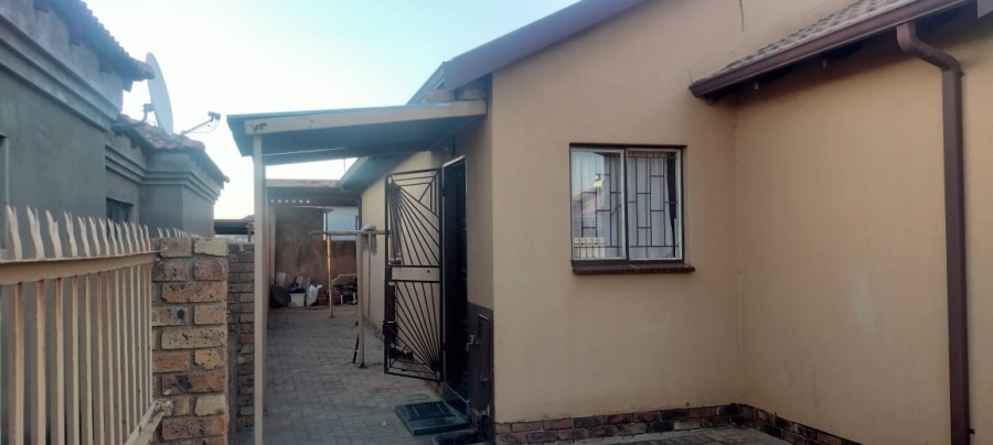 3 Bedroom Property for Sale in Soshanguve VV Gauteng