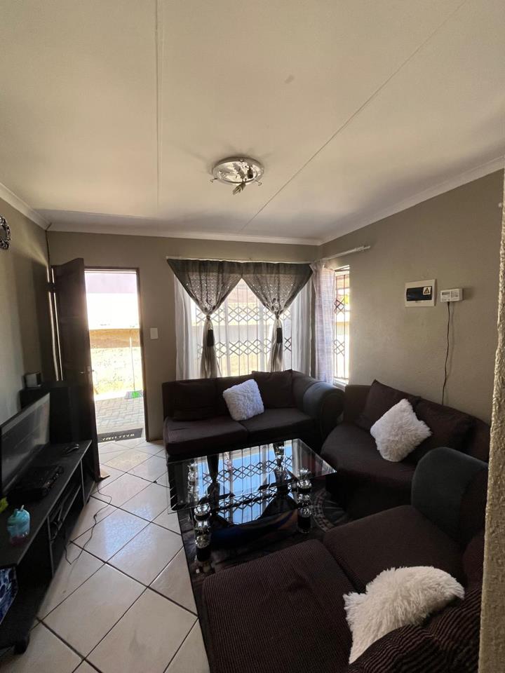 2 Bedroom Property for Sale in Soshanguve VV Gauteng