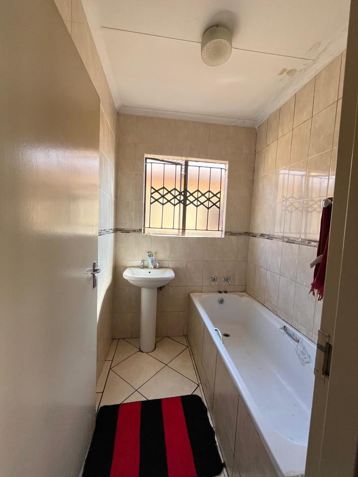 2 Bedroom Property for Sale in Soshanguve VV Gauteng