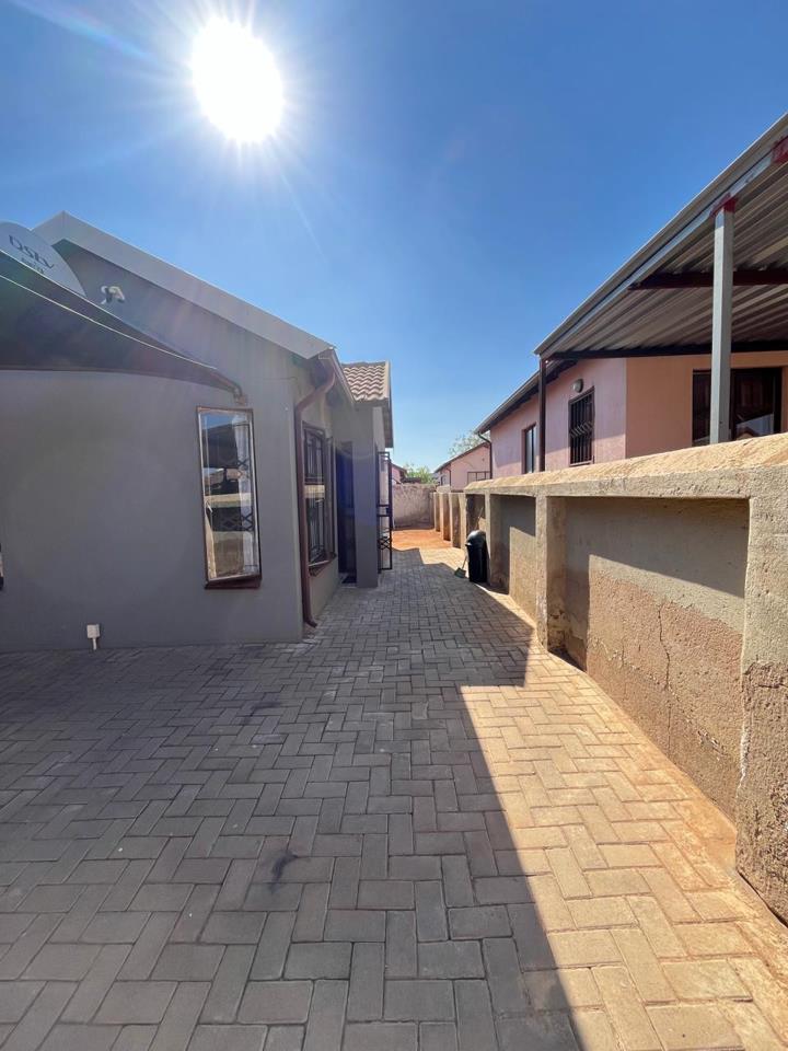 2 Bedroom Property for Sale in Soshanguve VV Gauteng