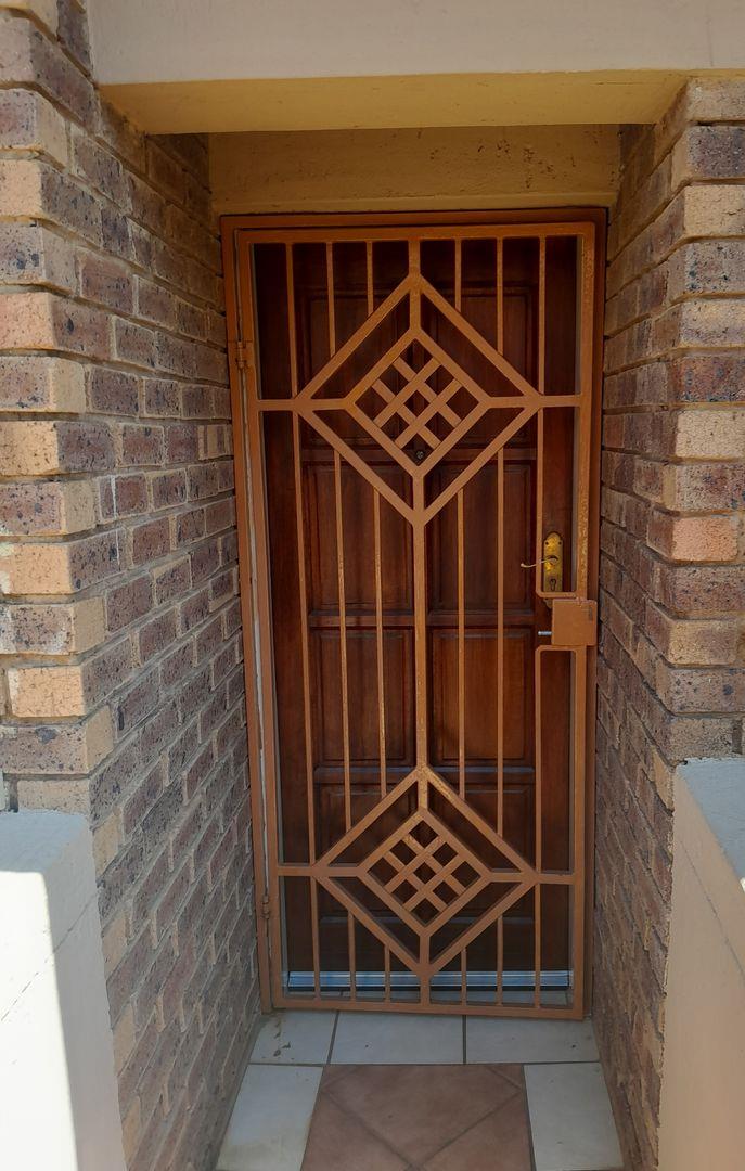 2 Bedroom Property for Sale in Mooikloof Ridge Gauteng