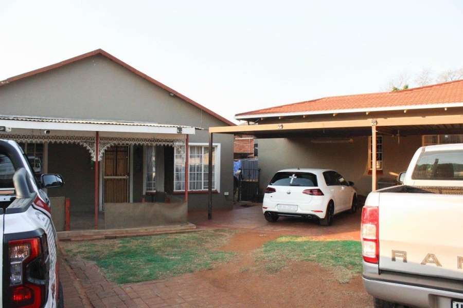 7 Bedroom Property for Sale in Dalview Gauteng