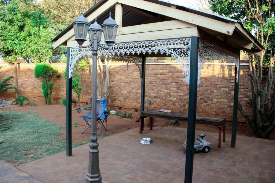 7 Bedroom Property for Sale in Dalview Gauteng