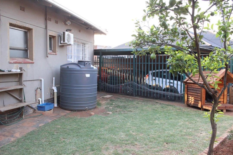 7 Bedroom Property for Sale in Dalview Gauteng