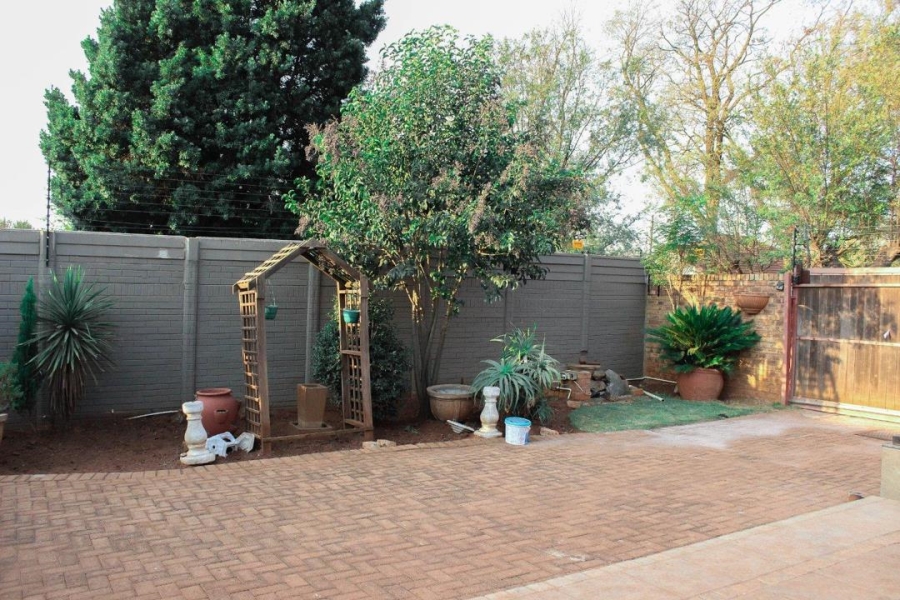 7 Bedroom Property for Sale in Dalview Gauteng