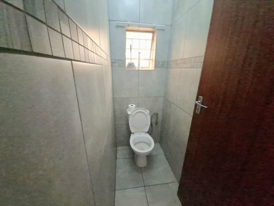 2 Bedroom Property for Sale in Pretoria Gardens Gauteng