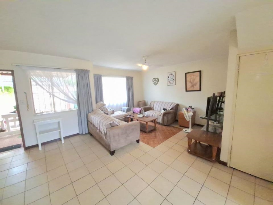 3 Bedroom Property for Sale in Mountain View Gauteng