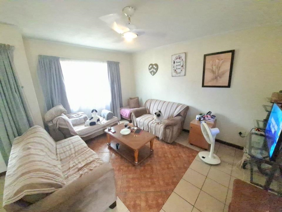 3 Bedroom Property for Sale in Mountain View Gauteng