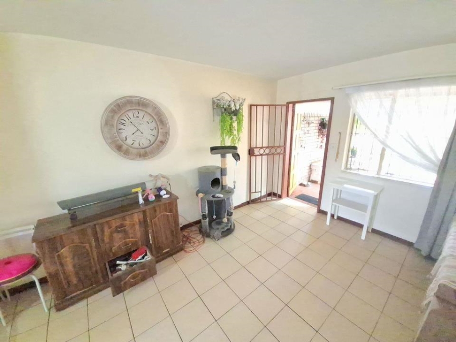 3 Bedroom Property for Sale in Mountain View Gauteng