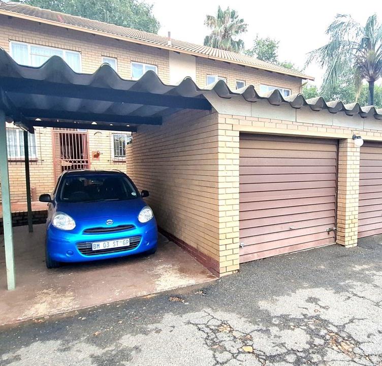 3 Bedroom Property for Sale in Mountain View Gauteng