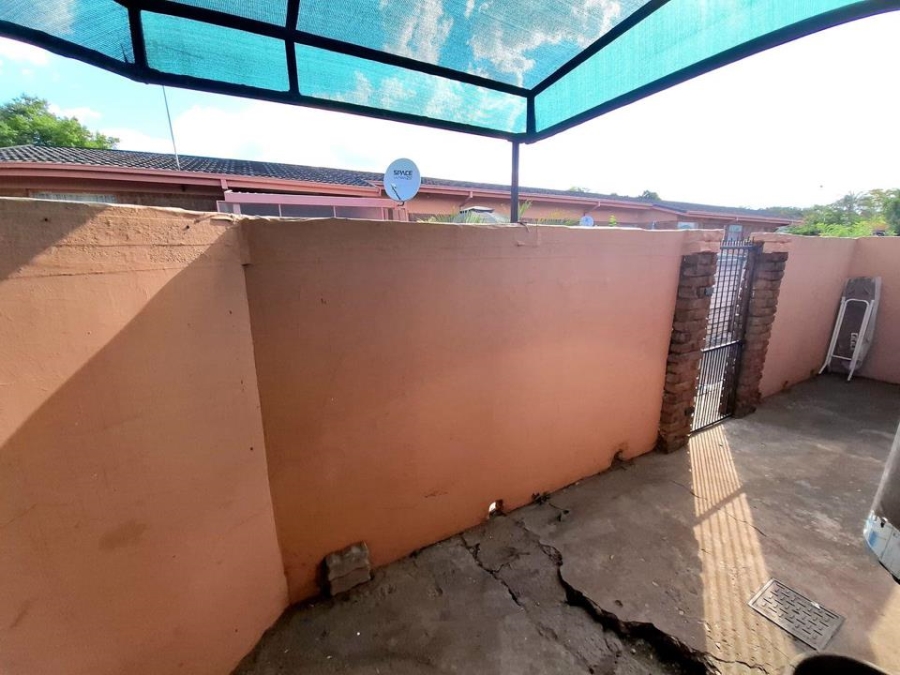 2 Bedroom Property for Sale in Hermanstad Gauteng