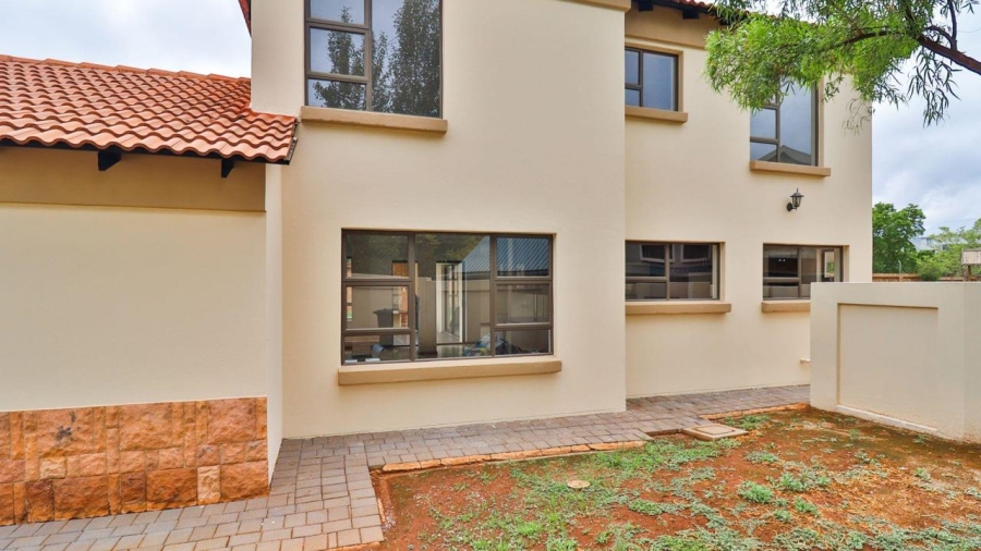 4 Bedroom Property for Sale in Eldo Lakes Estate Gauteng