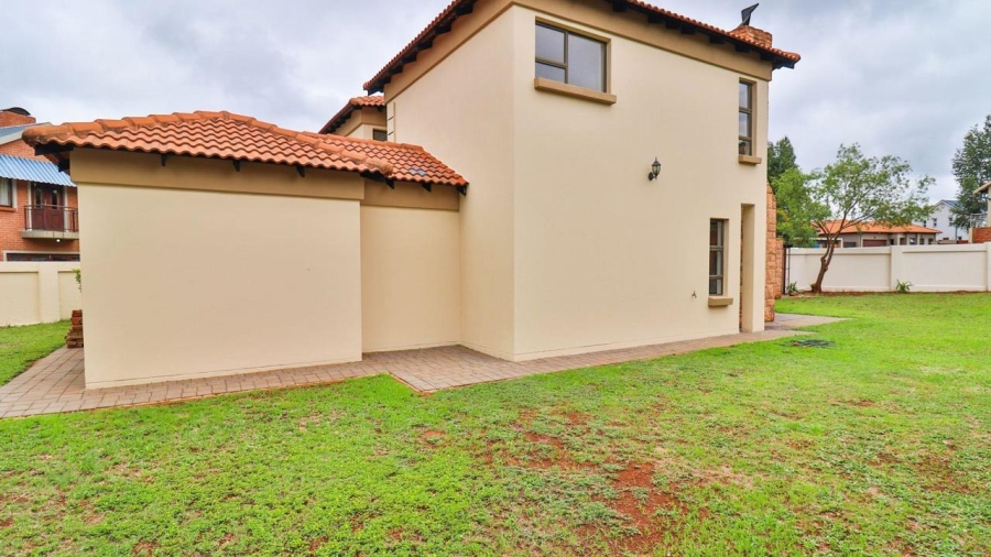 4 Bedroom Property for Sale in Eldo Lakes Estate Gauteng