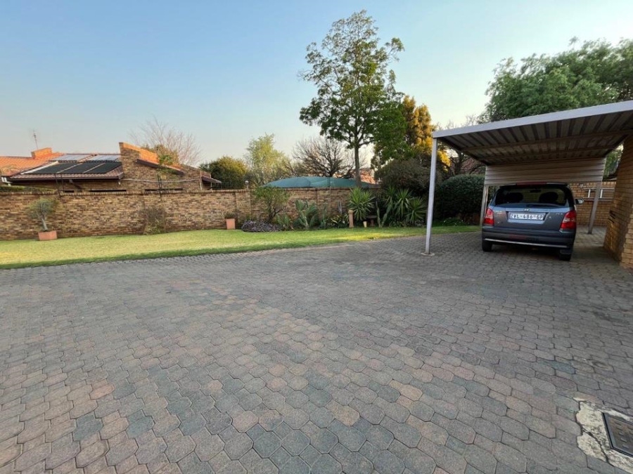 10 Bedroom Property for Sale in Rispark Gauteng