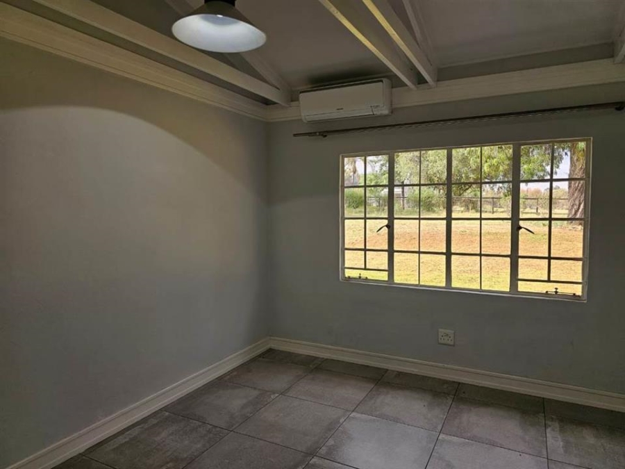 To Let 2 Bedroom Property for Rent in Blue Hills Gauteng