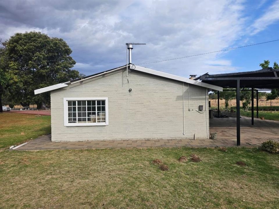 To Let 2 Bedroom Property for Rent in Blue Hills Gauteng