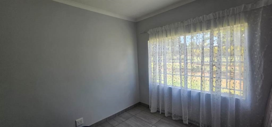 To Let 3 Bedroom Property for Rent in Blue Hills Gauteng