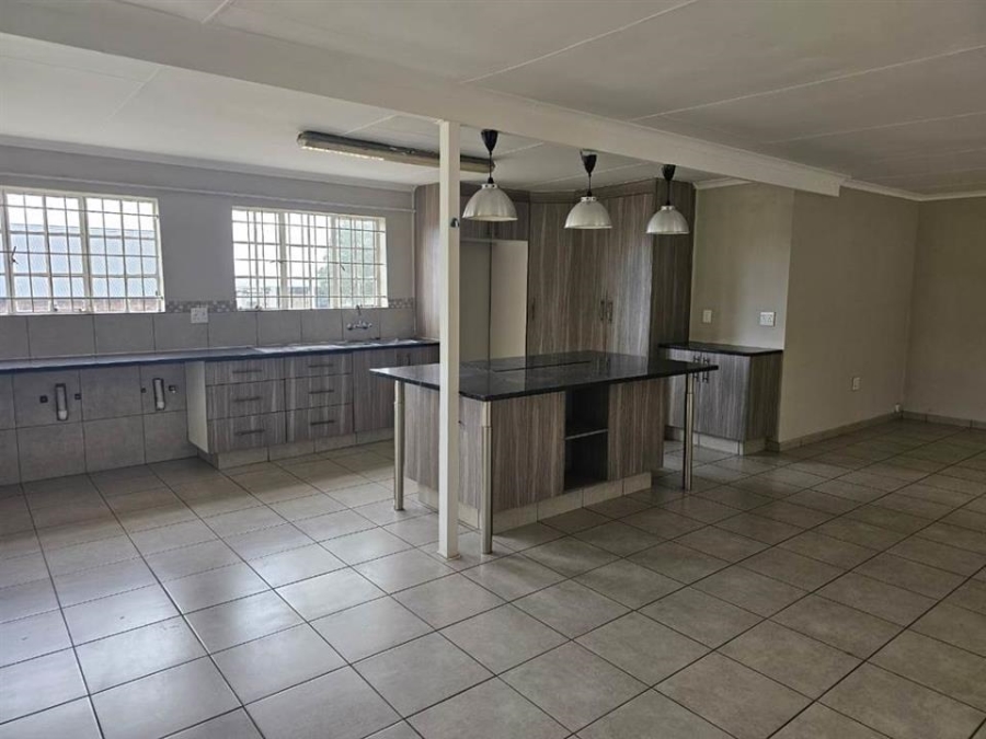 To Let 4 Bedroom Property for Rent in Blue Hills Gauteng