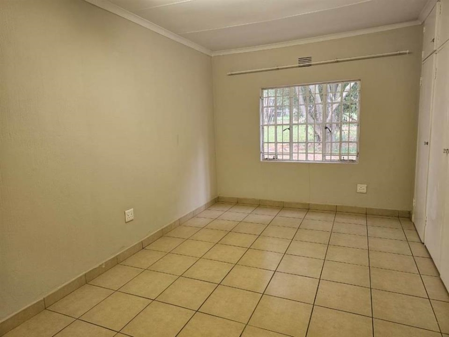 To Let 4 Bedroom Property for Rent in Blue Hills Gauteng