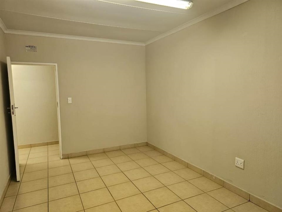 To Let 4 Bedroom Property for Rent in Blue Hills Gauteng