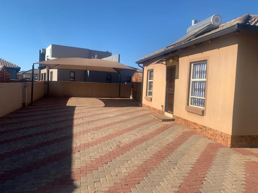 2 Bedroom Property for Sale in The Orchards Gauteng