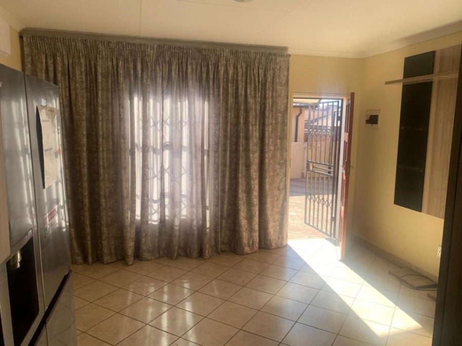 2 Bedroom Property for Sale in The Orchards Gauteng