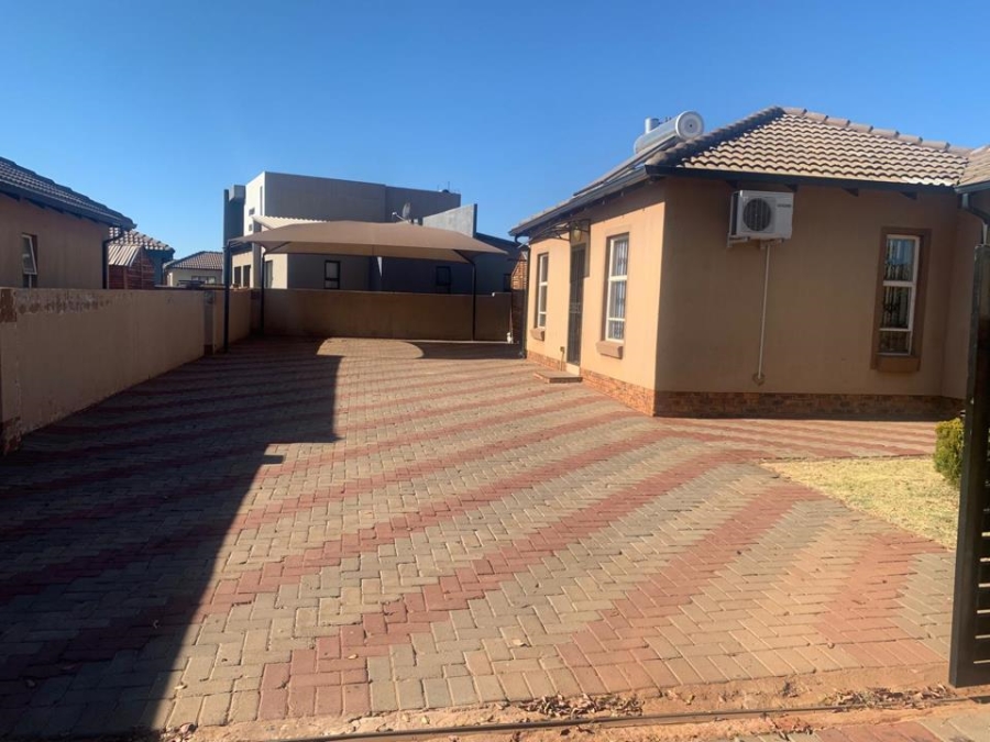 2 Bedroom Property for Sale in The Orchards Gauteng