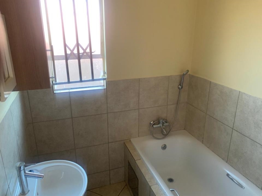 2 Bedroom Property for Sale in The Orchards Gauteng