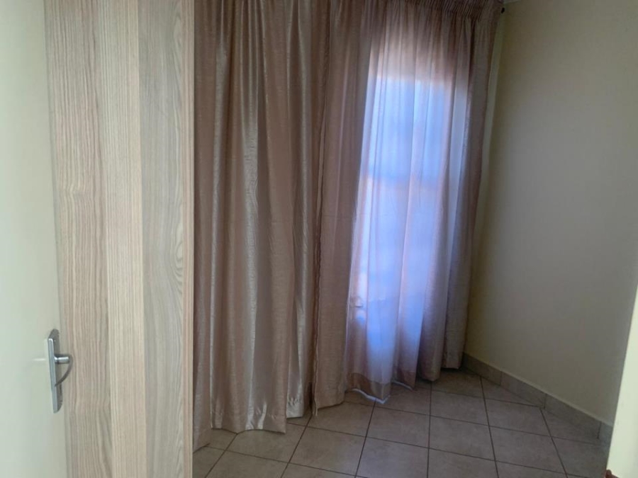 2 Bedroom Property for Sale in The Orchards Gauteng