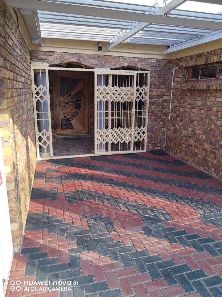 3 Bedroom Property for Sale in Soshanguve XX Gauteng