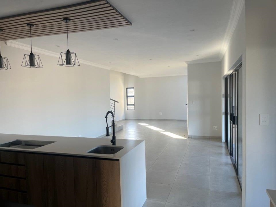 5 Bedroom Property for Sale in Roodepark Eco Estate Gauteng